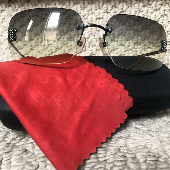 Chanel sunglasses - Picture 1 of 10